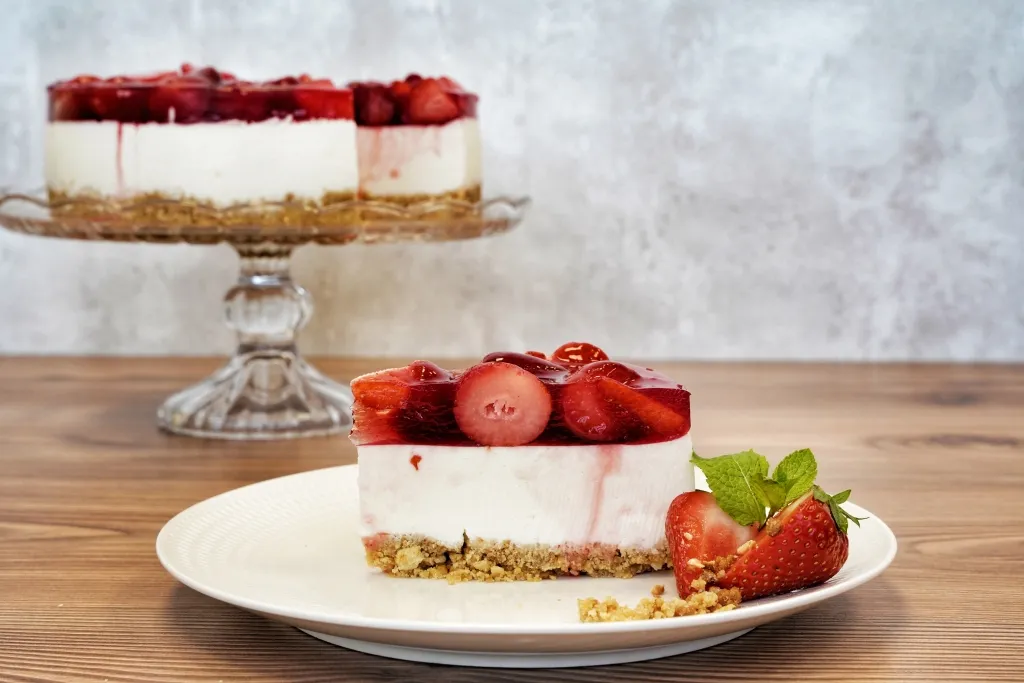 cheesecake_jahoda_zele_2026_kousek.webp_1